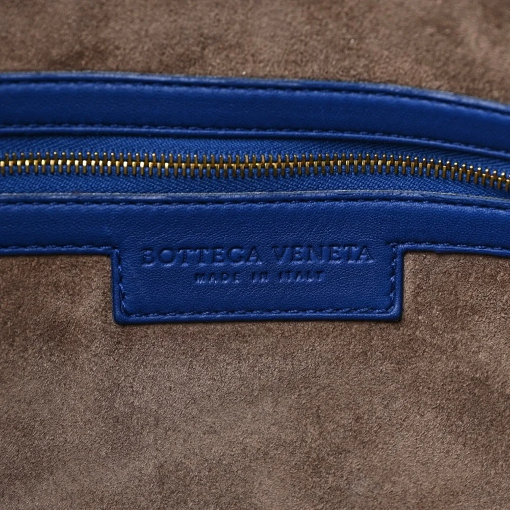 Bottega veneta Intrecciato convertible tote in cobalt blue - Picture 6 of 10